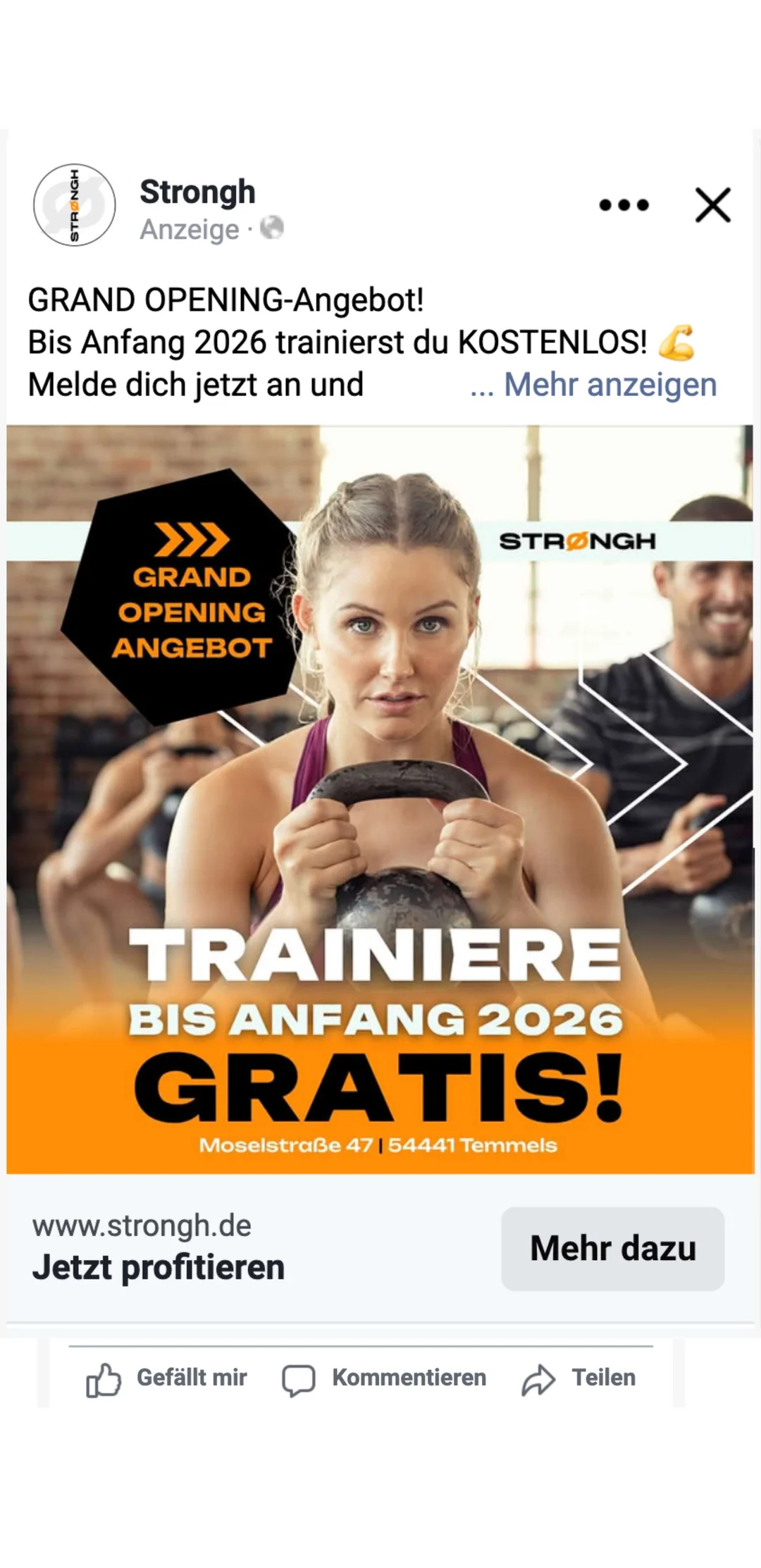 Meta Feed-Anzeige von Strongh – „Grand Opening": bis Anfang 2026 gratis trainieren, Frau an der Kettlebell.